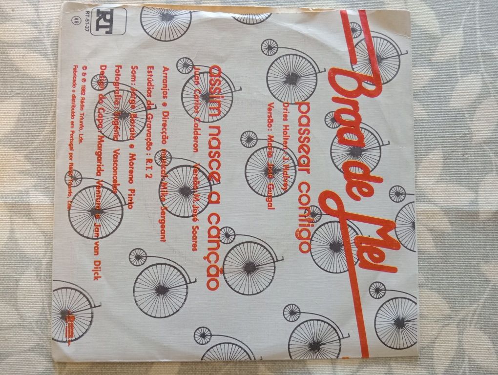 Vinil 7 pol de singles dos Broa de Mel c/ Passear contigo