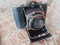 Stary prawie 100 letni aparat fotograficzny z akcesoriami