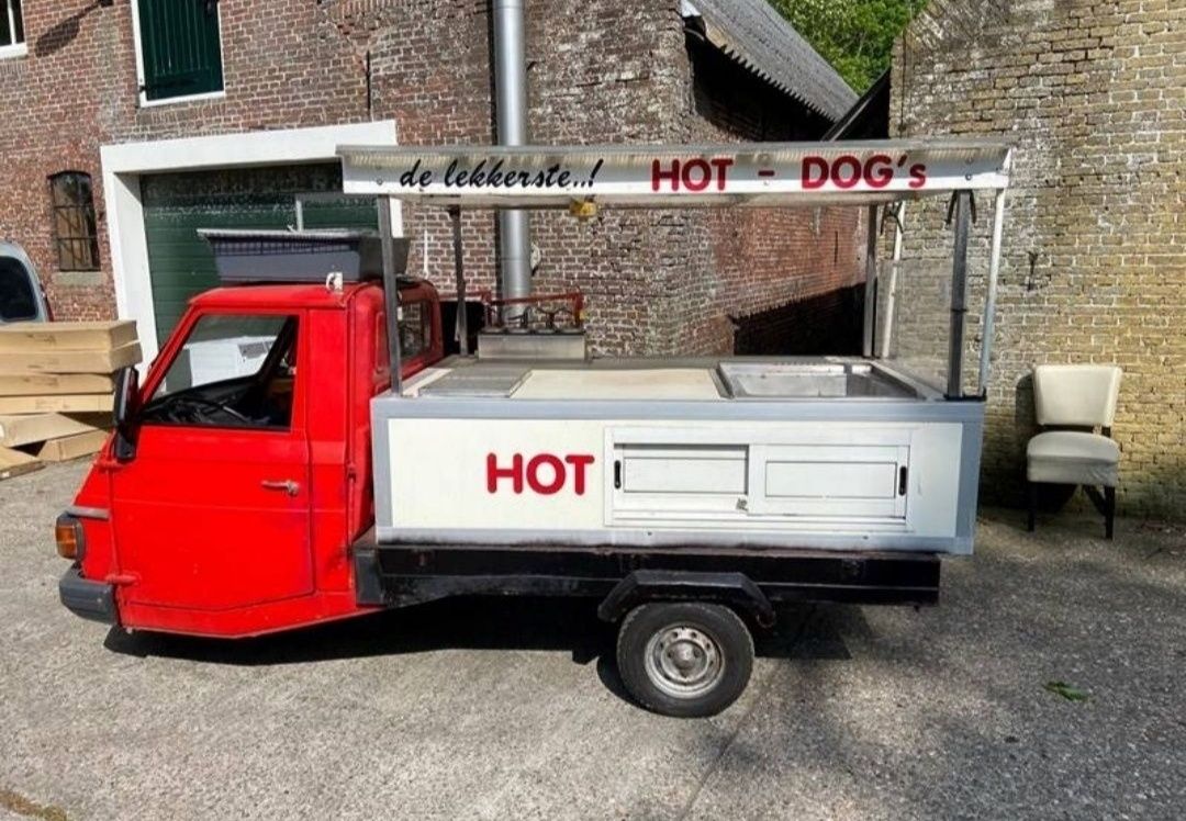 Piaggio VespaCar P2 para street food Hot Dog Tuk Tuk