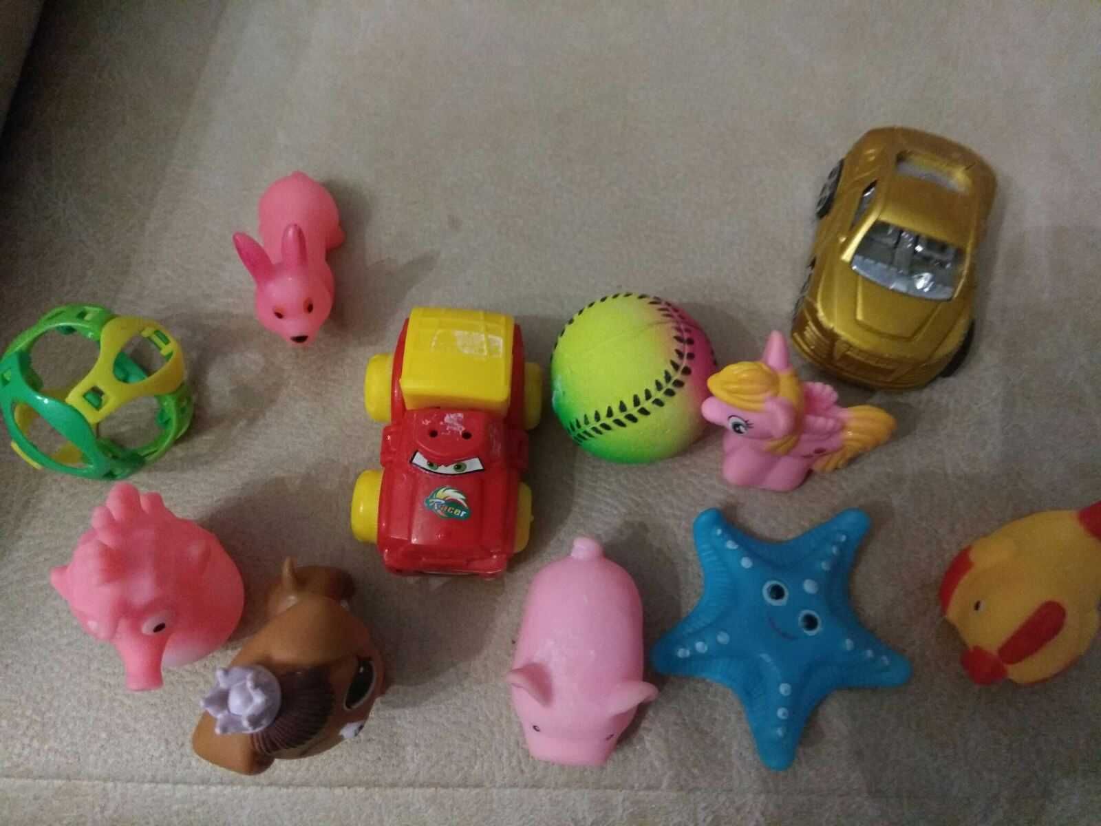 игрушки разные в ассортименте