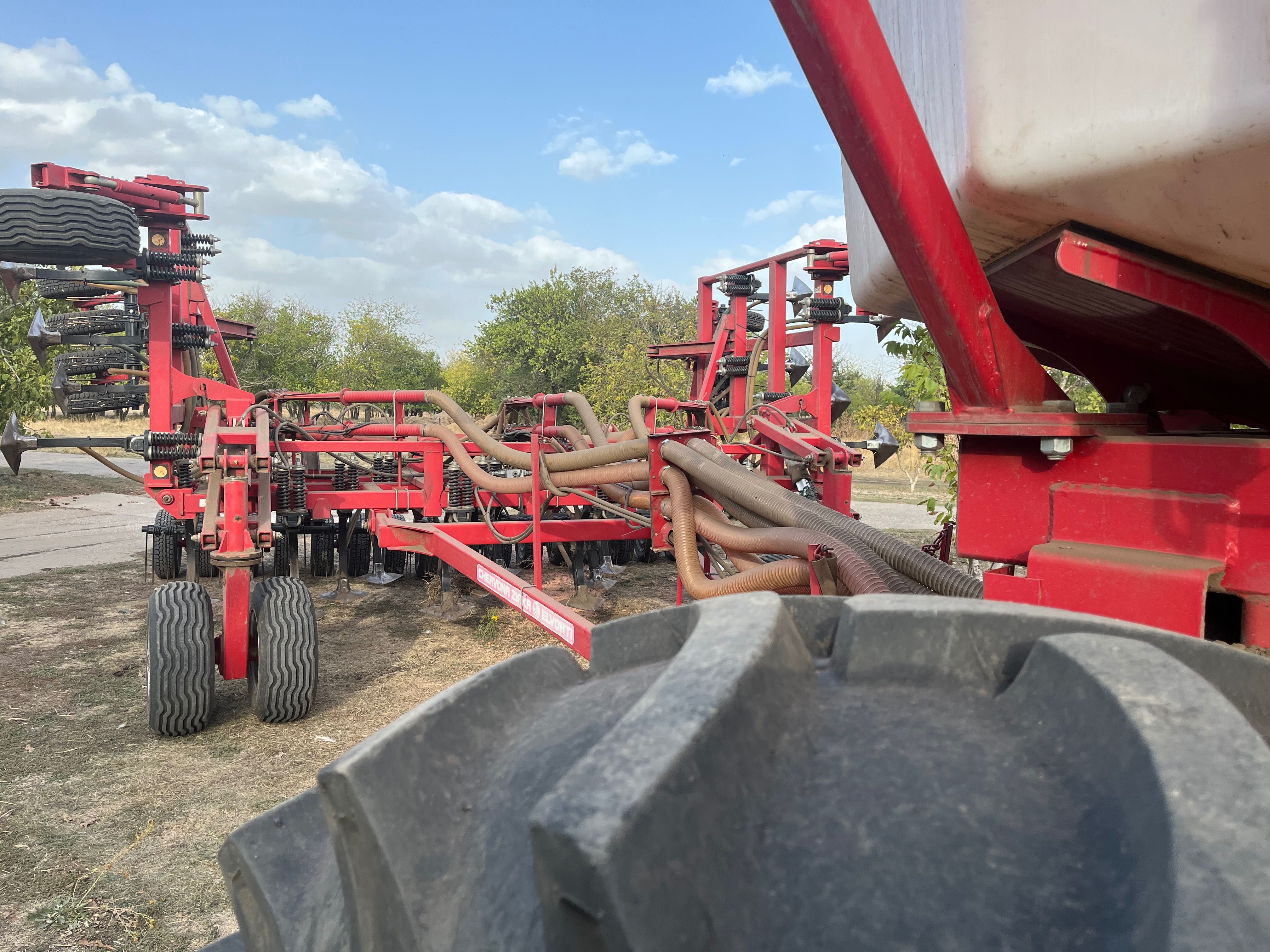 John Deere. 8400