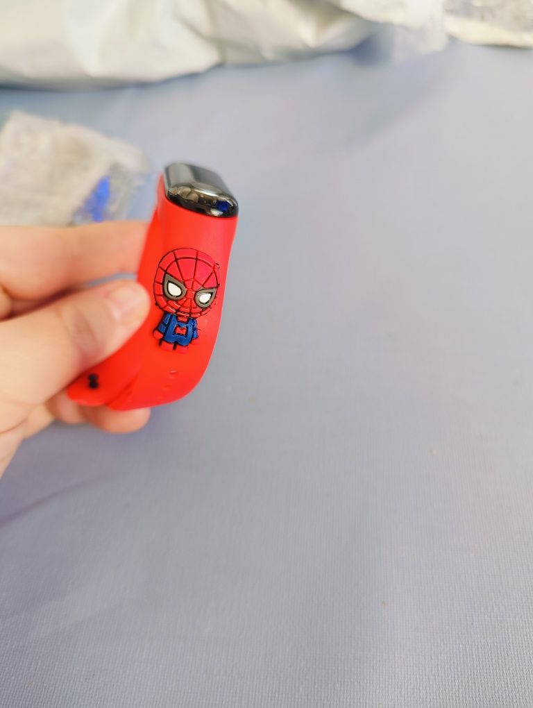 Zegarek elektroniczny  czerwony  Spiderman  śliczny NOWY