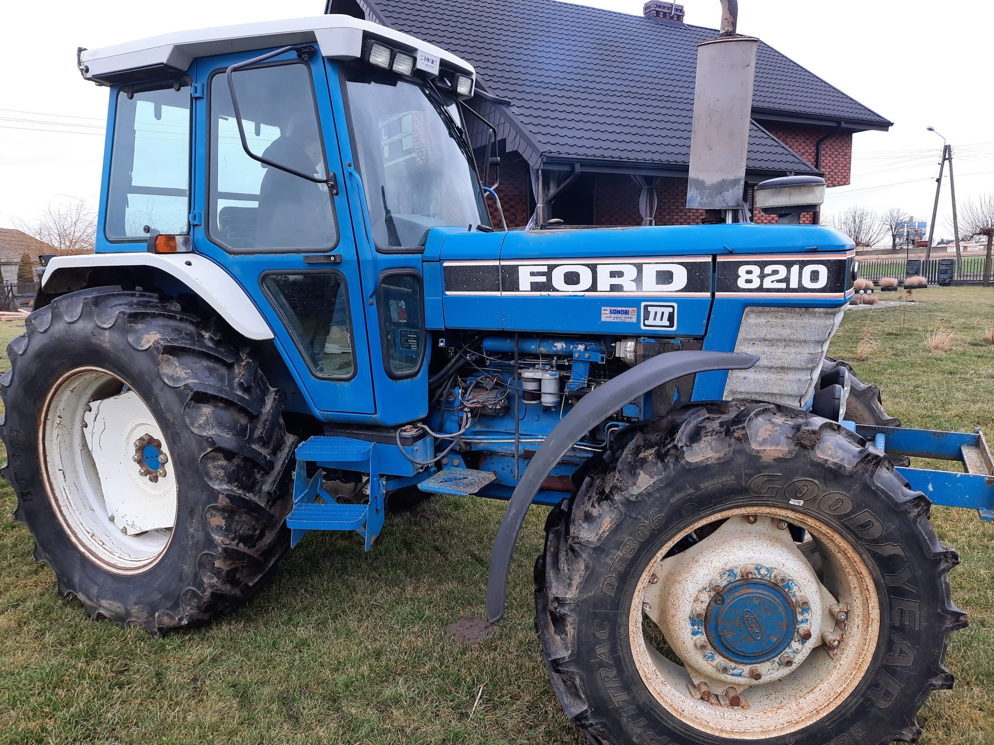 Ford 8210 89r 115KM