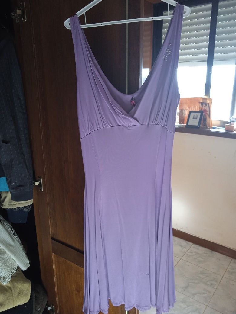 Vestido Roxo manga caviada