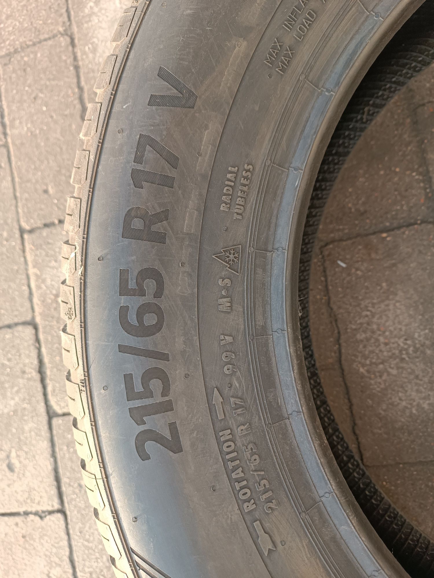 215/65R17 Continental AllSeasonContact