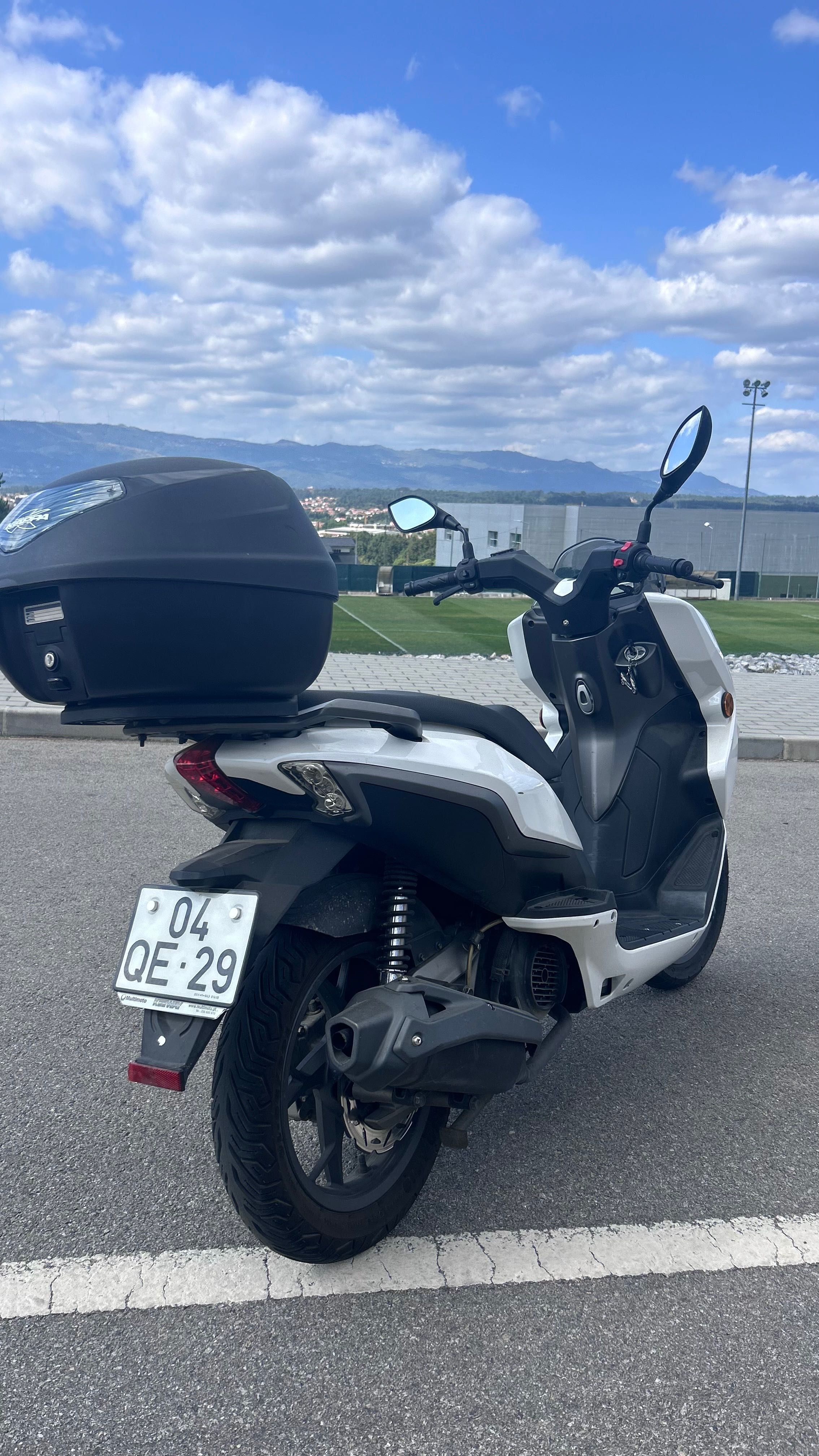 KEEWAY 125  praticamente nova