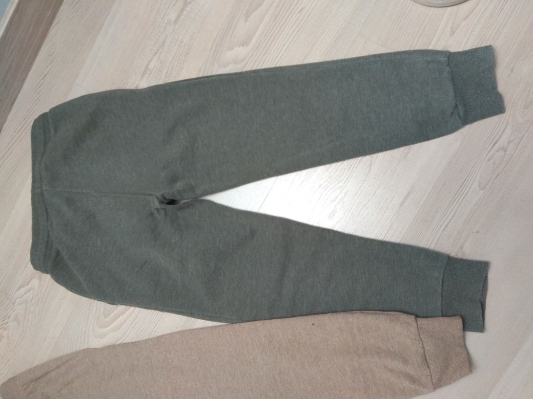 Dwie pary spodni dresowych H&M 128