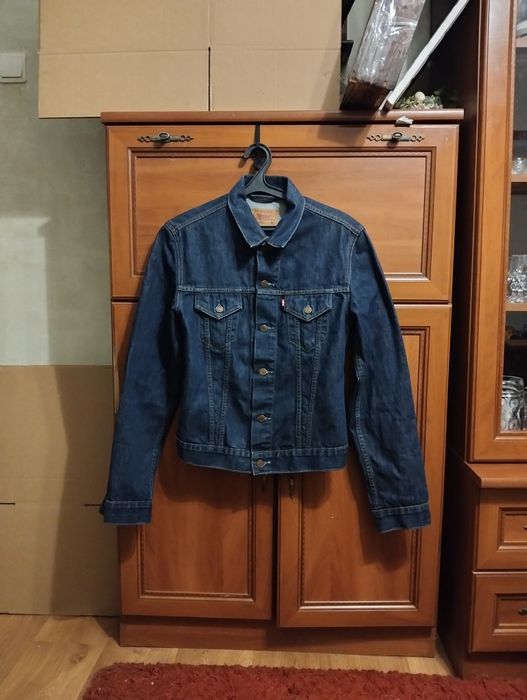 Одяг, жіноча куртка джинсова Levis