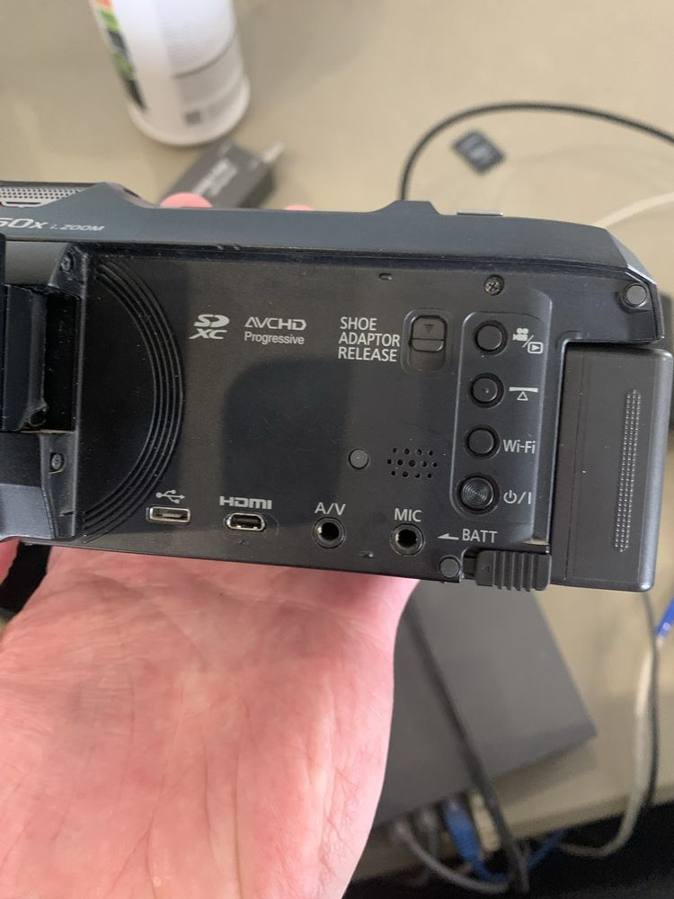 Відеокамера Panasonic  HC-V770