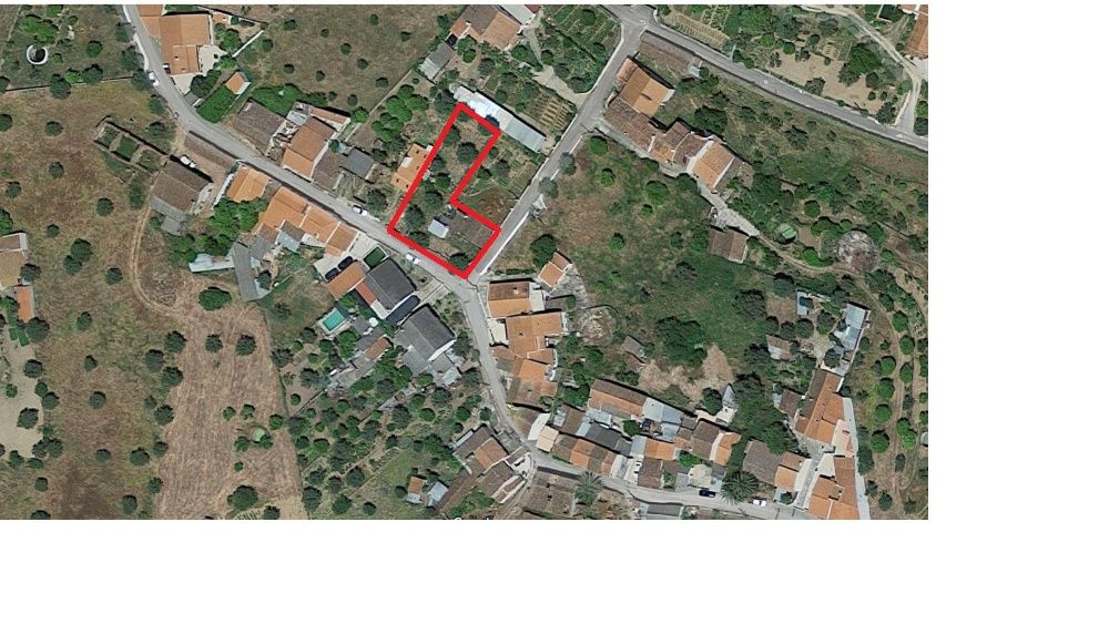 Terreno e Casa para Reconstruir em Mouriscas - Abrantes