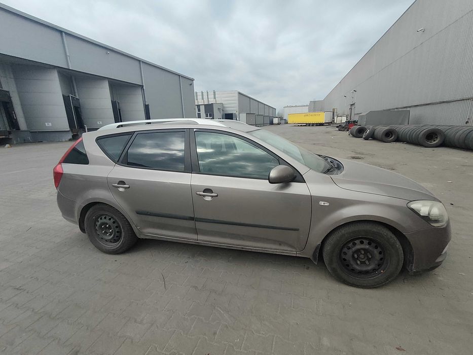 Syndyk sprzeda - Kia Ceed 1.6, 2011r.
