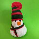Boneco neve feito à mão em croché de algodão
