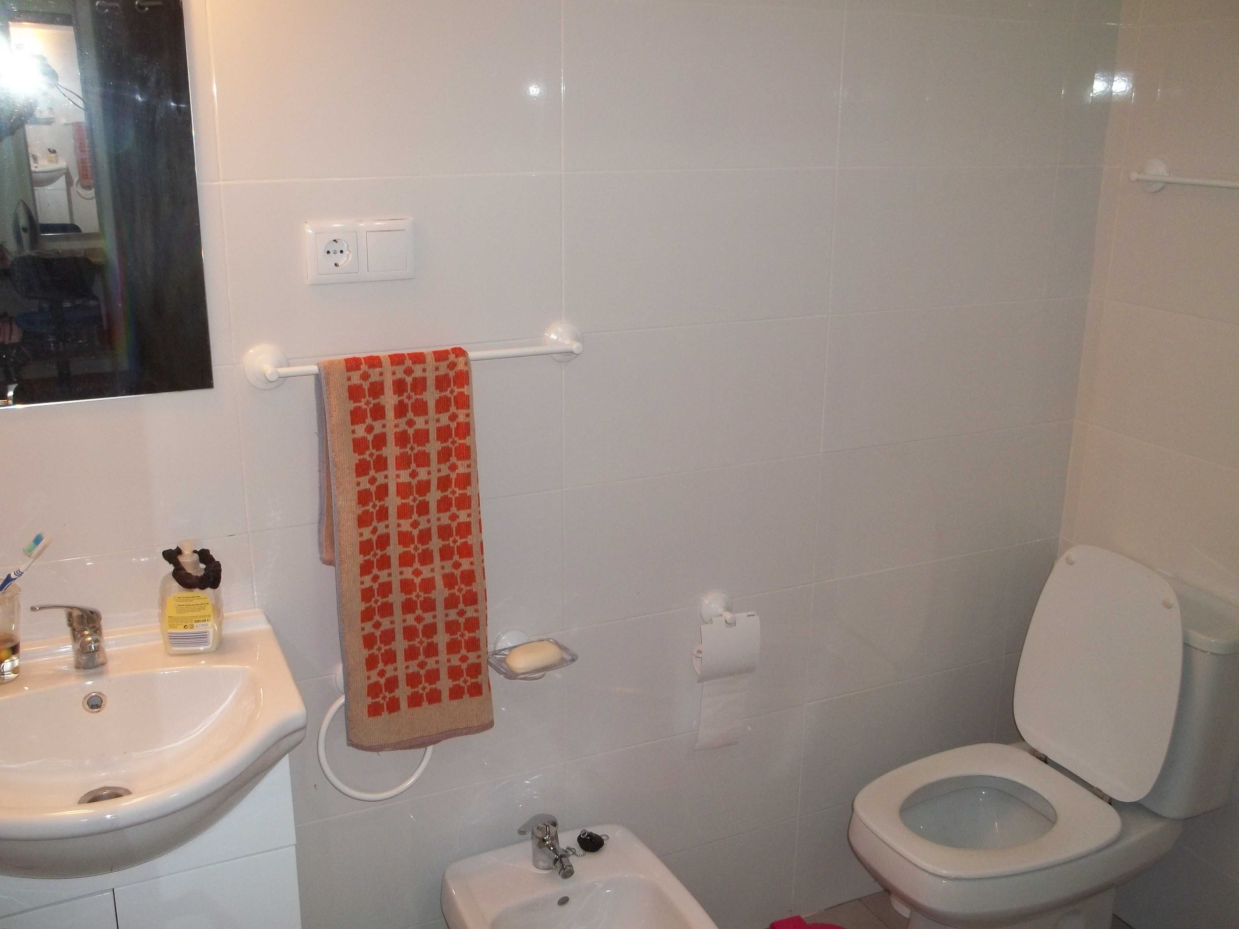 Quarto em Valença disp. A part. 01Jan25