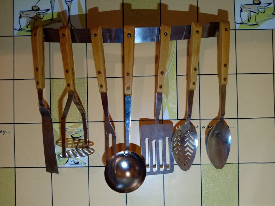 Набор кухонных принадлежностей.