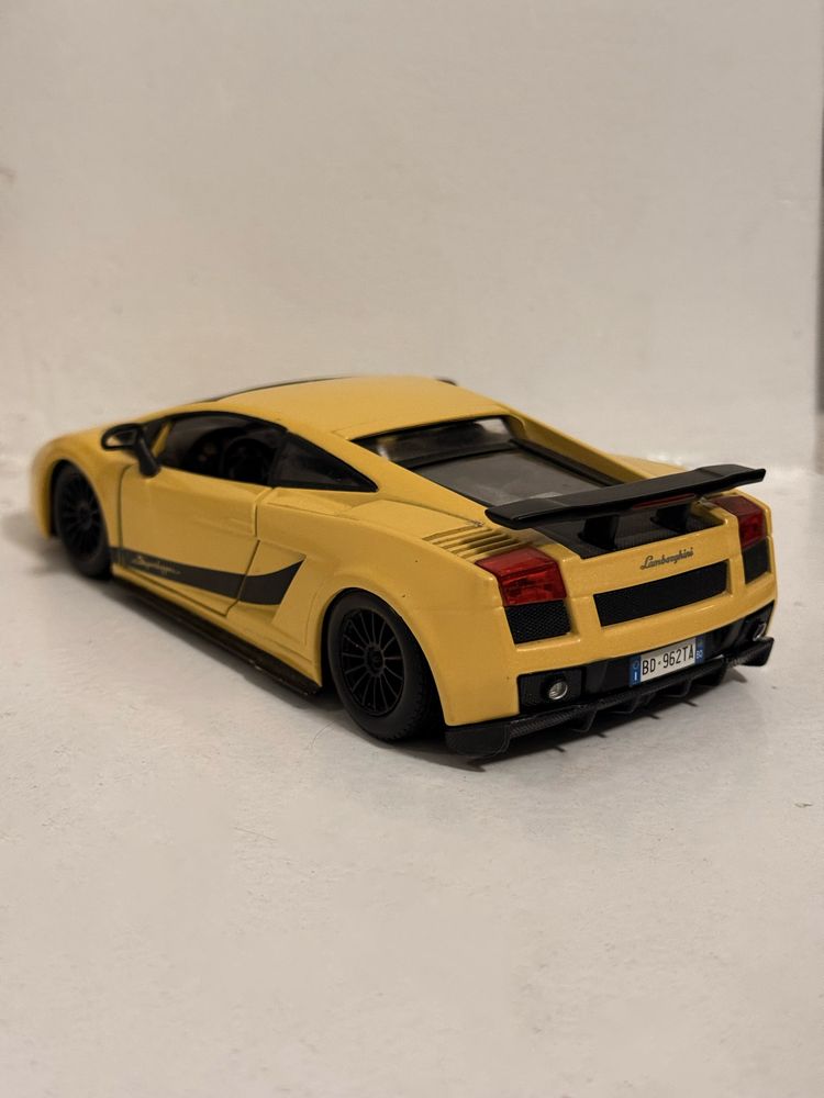 Модель Lamborghini Gallardo 1:24