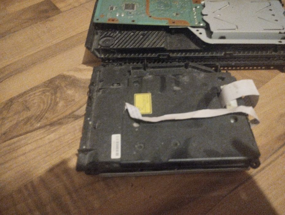 PS4 rozłożony elementy te co na zdjęciach