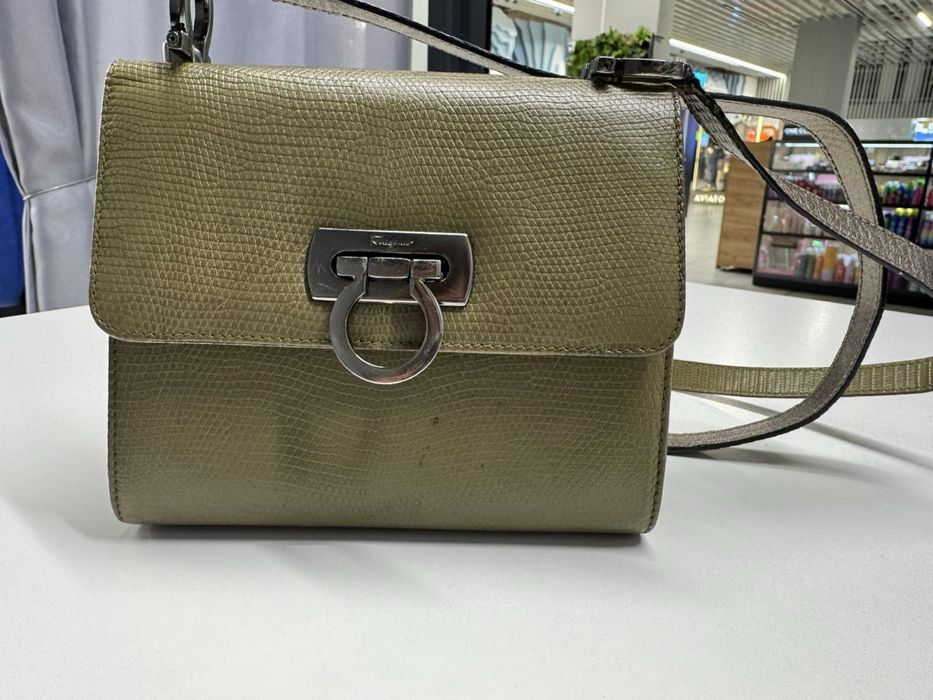 Salvatore Ferragamo crosbody mini exotic кожа