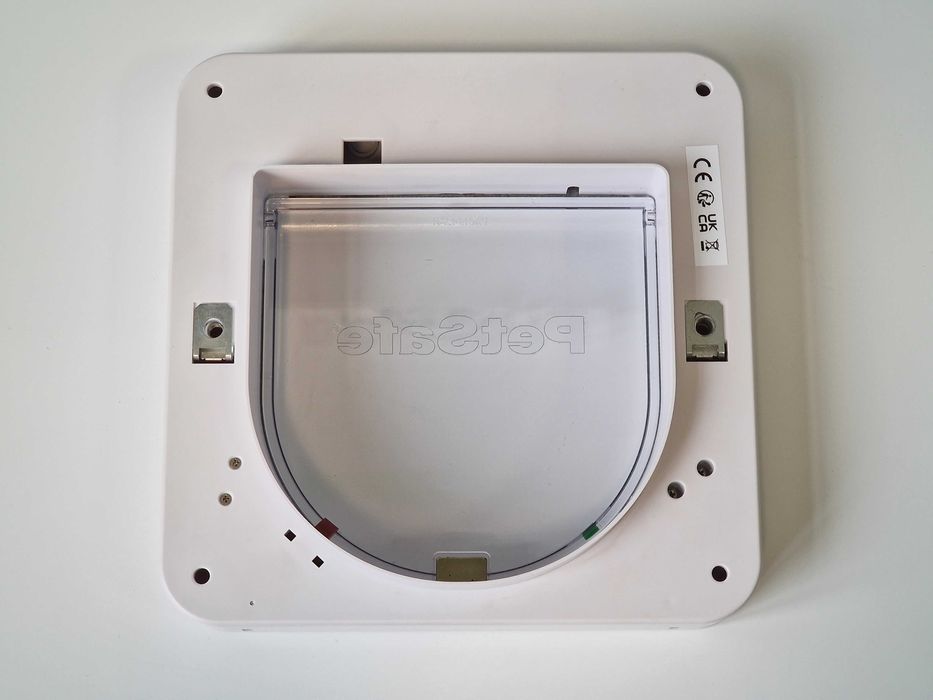 Drzwiczki wahadłowe PetSafe 23 x 23 cm biały dla kota