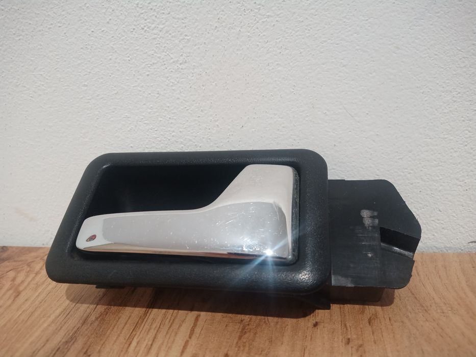 Ручка дверна внутрішня Audi 80 (1986-1996) 893837020 права передня