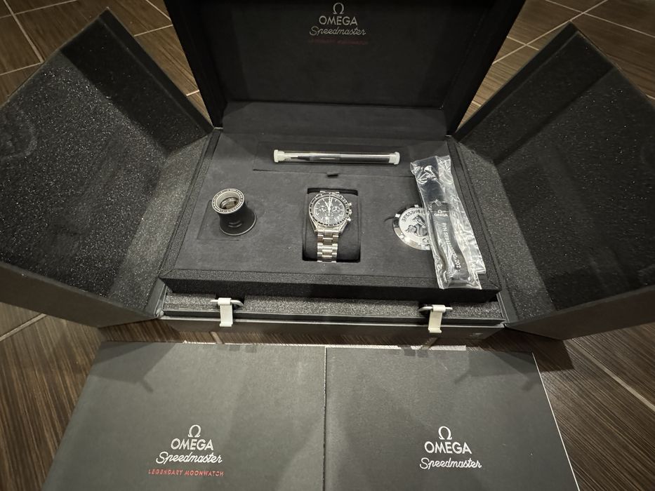 Omega Speedmaster Professional Legendary Moonwatch Big box