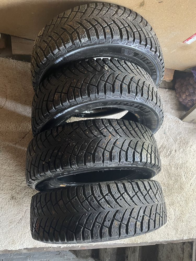 Продам шиповану преміум класу резину 195/65 r15 Michelin X-ICE NORTH4