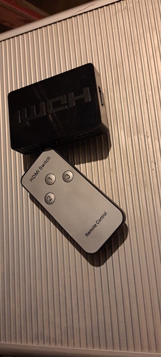 Rozdzielacz Hdmi switch  pilot remonte control