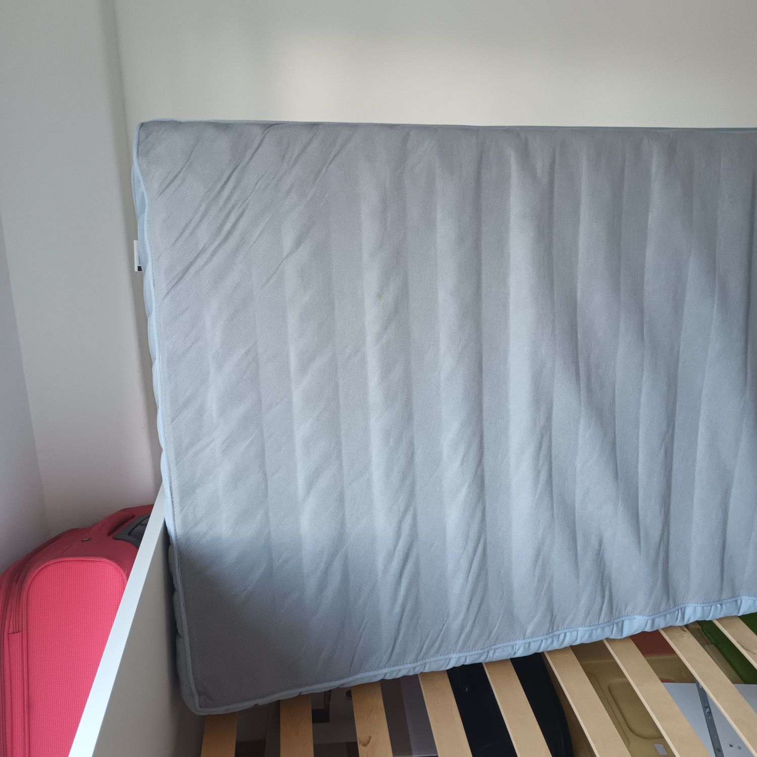Conjunto cama e colchão solteiro