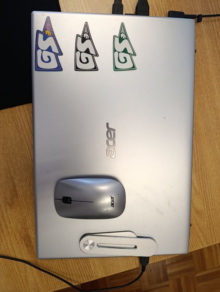 Portatil Acer + mouse