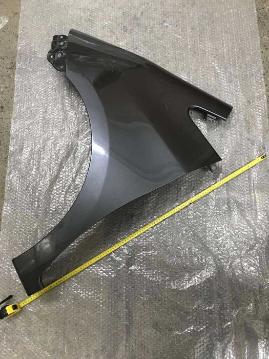 Крило переднє ліве Toyota Verso 09-18