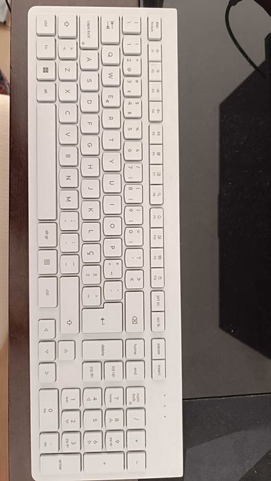 Lenovo AIO IdeaCentre 27IRH9-817 - I7 13620H - 32GB RAM - 1TB SSD