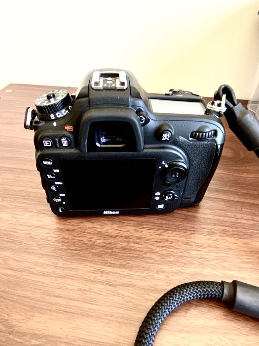 CÂMERA FOTOGRÁFICA EM ÓTIMO ESTADO / Acompanha duas lente e flash