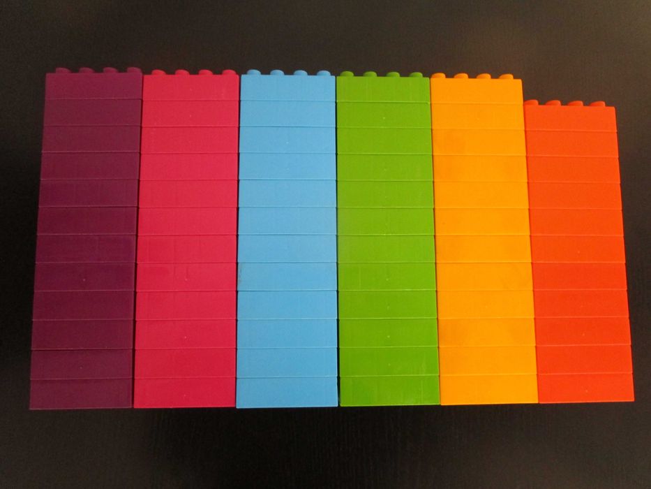 Vendo conjunto de "legos" / blocos de construção c/ 235 peças da Kozzi