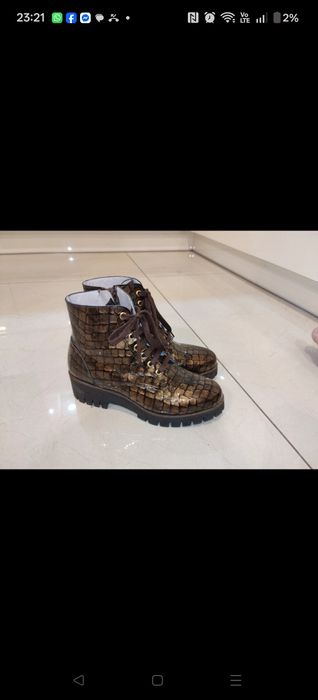 Skórzane botki w drapieżnym wzorze