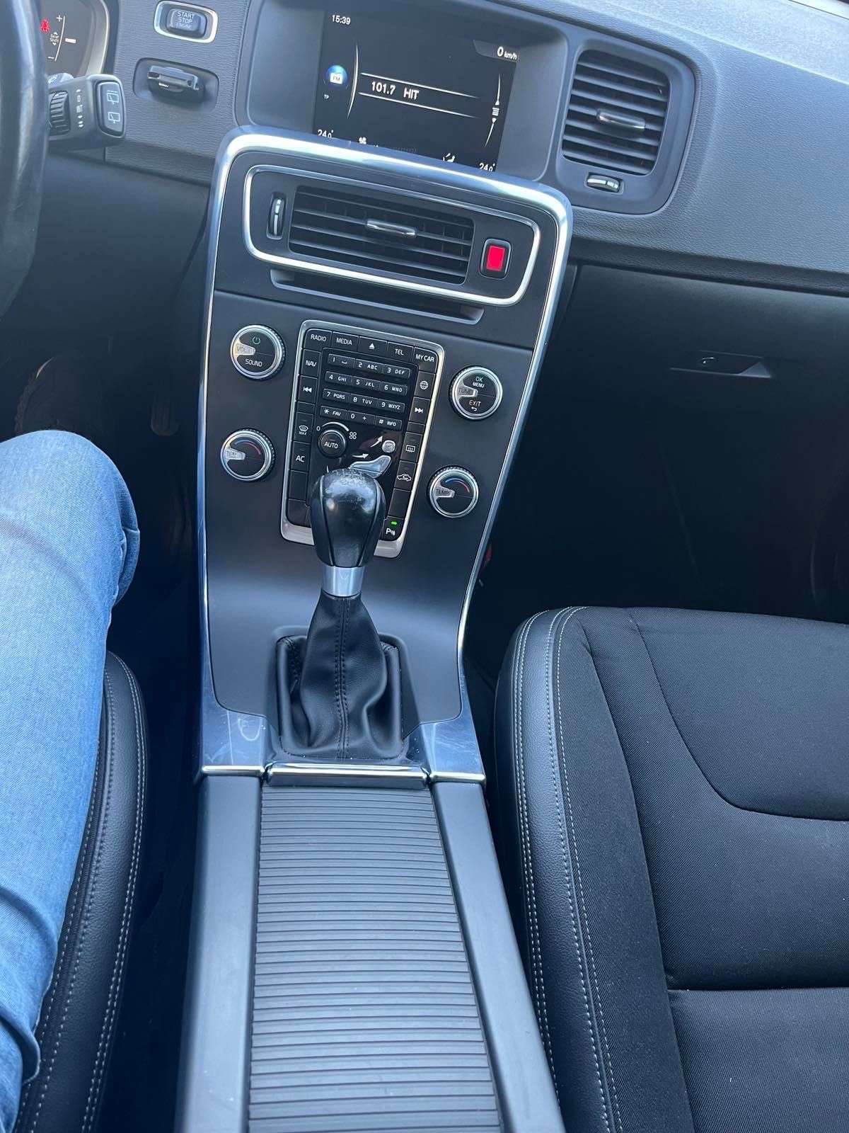 Продам автомобіль Volvo V60