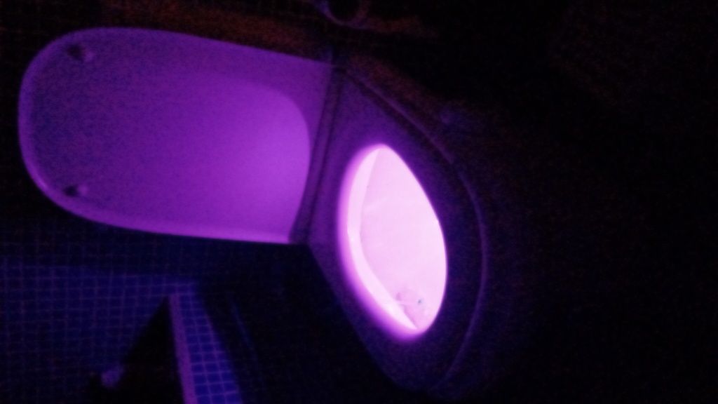 Luz colorida de casa de banho, com sensor de movimentos