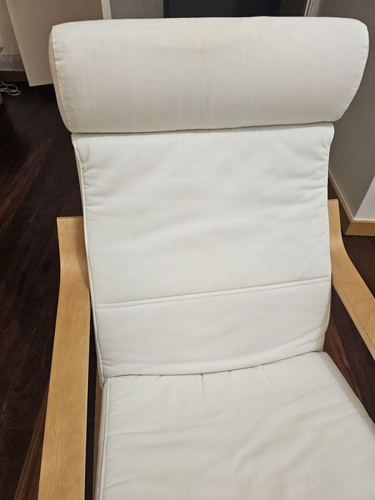 Poltrona Poäng com repousa-pés Ikea