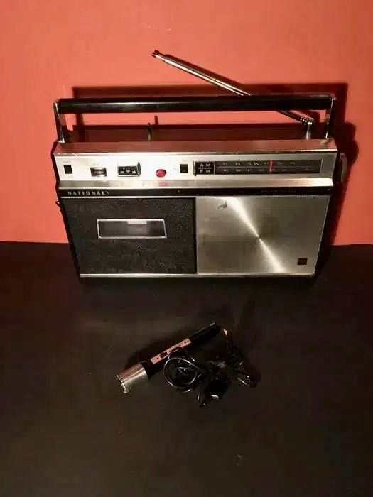 NATIONAL - rádio AM/FM leitor / gravador de cassetes - anos 70