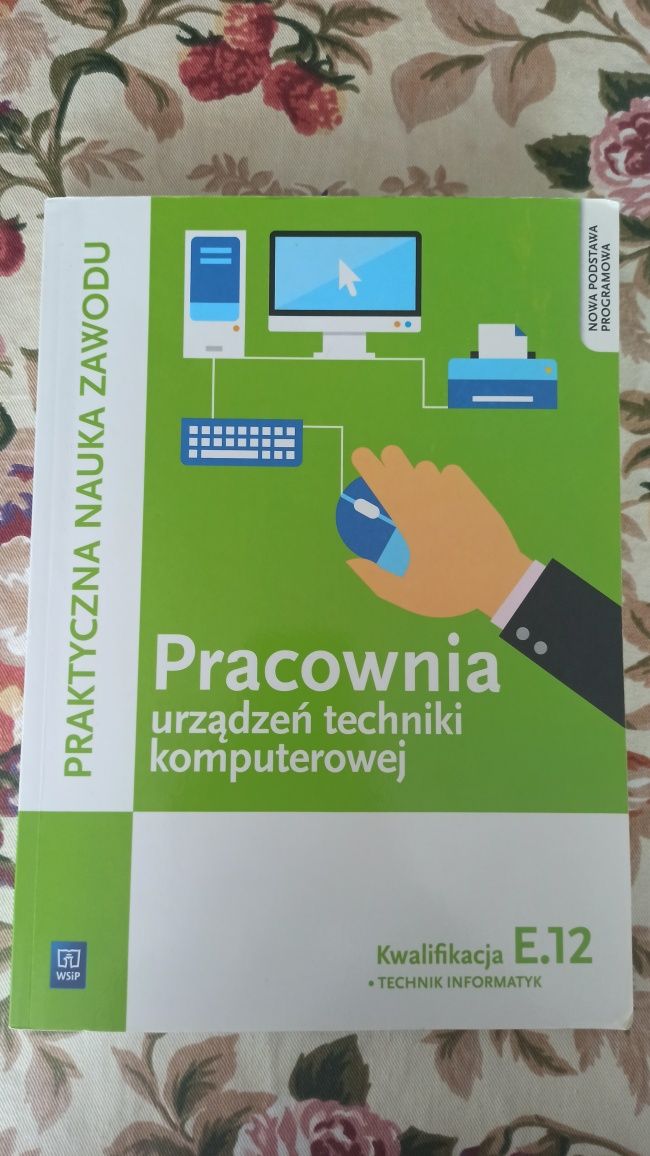 Pracownia urządzeń techniki komputerowej E. 12