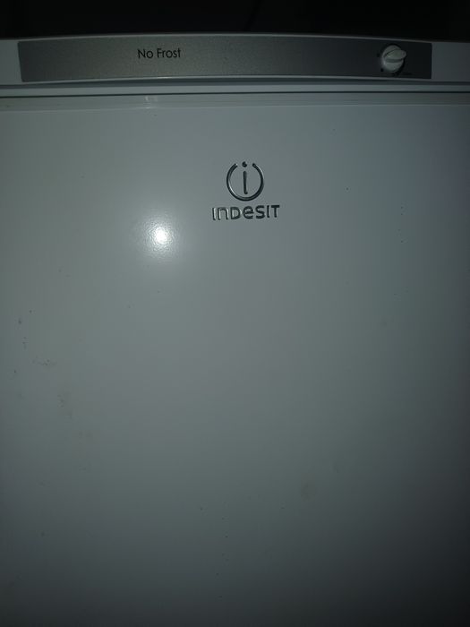 Продам морозилку INDESIT no frost.