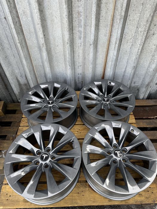 Диски 5/120r19 tesla model s turbine original