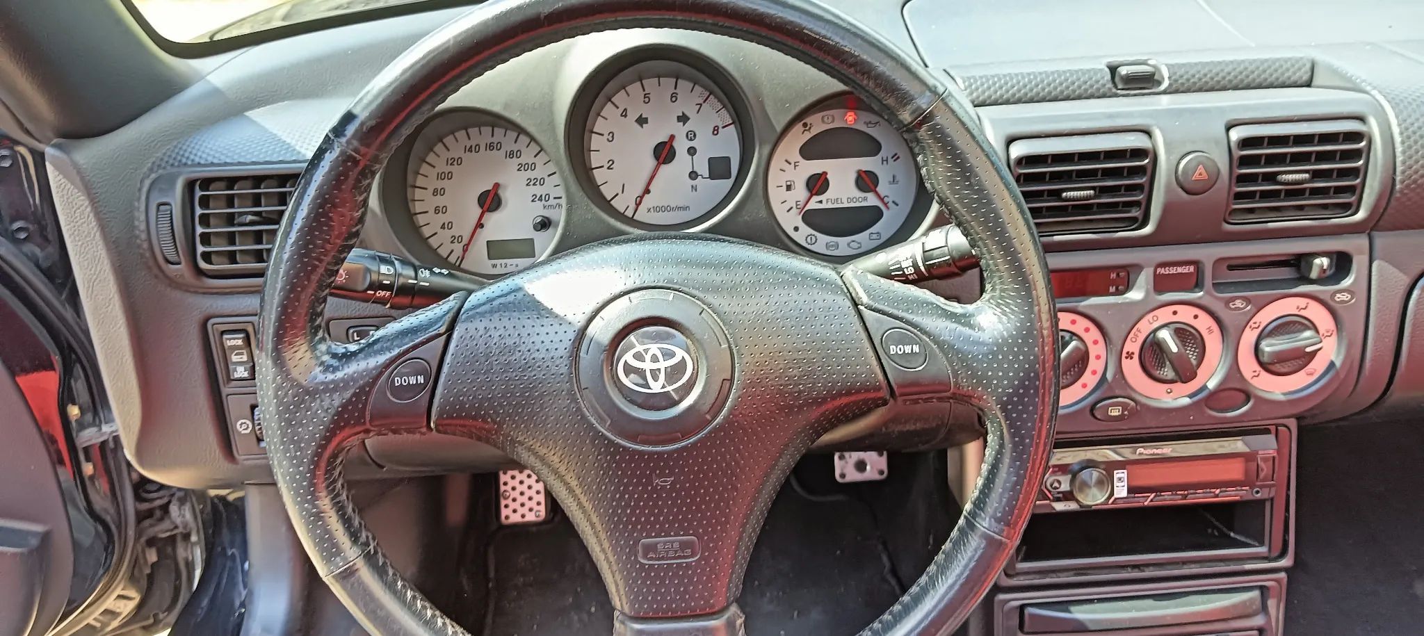 Toyota MR2 Efektowny egzemplarz z SMT