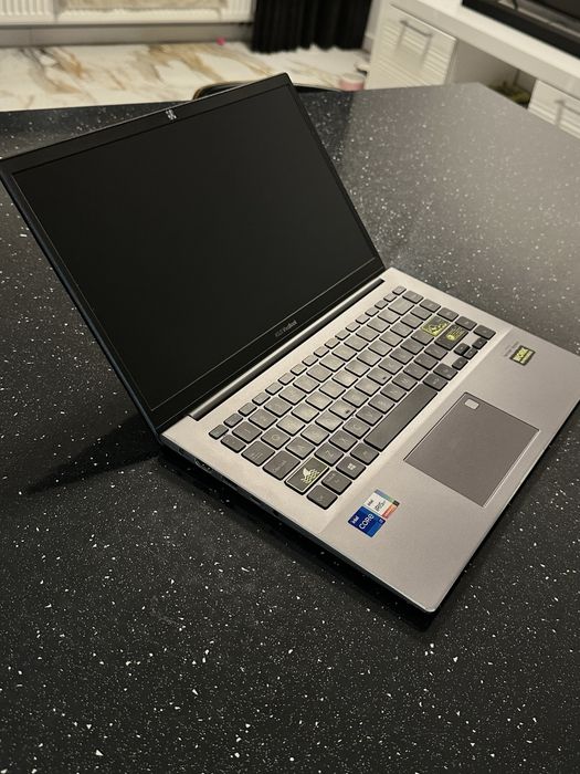 Asus  i7 4.7ghz 16gb ssd 512 gb