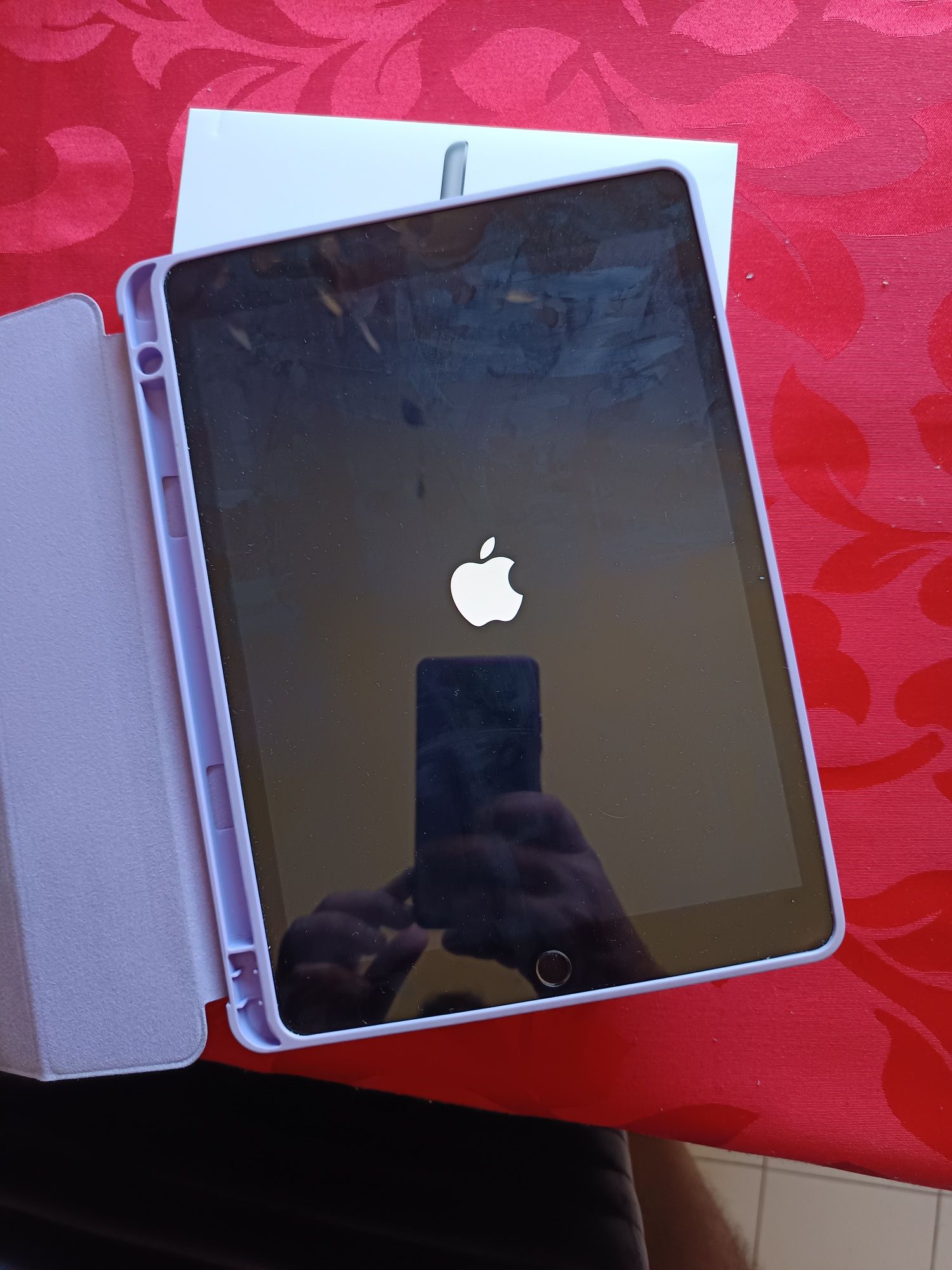 ipad 9ª geraçao,como novo na caixa+capa tb nova.