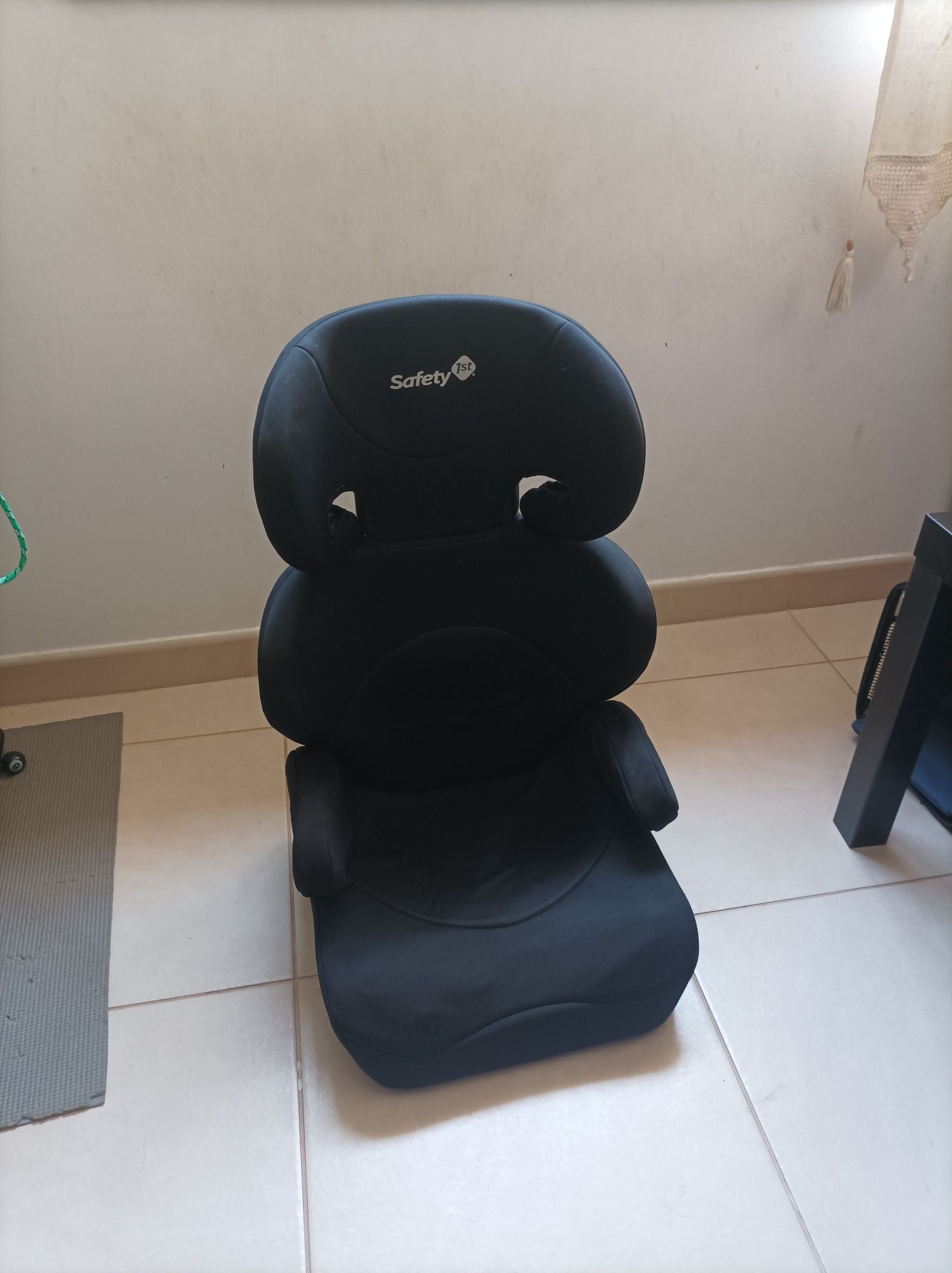 Cadeira auto de criança Grupo 2/3 - 15/36 kg em bom estado