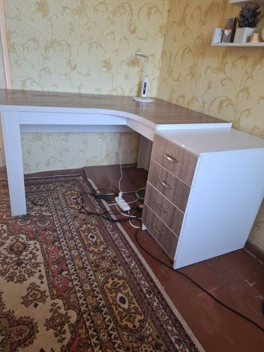 Стіл кутовий письмовий