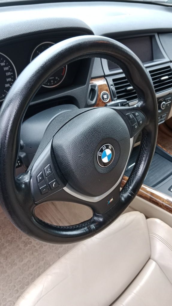 BMW X5 E70 3.0D komforty panorama, nowy rozrząd, stały 4x4