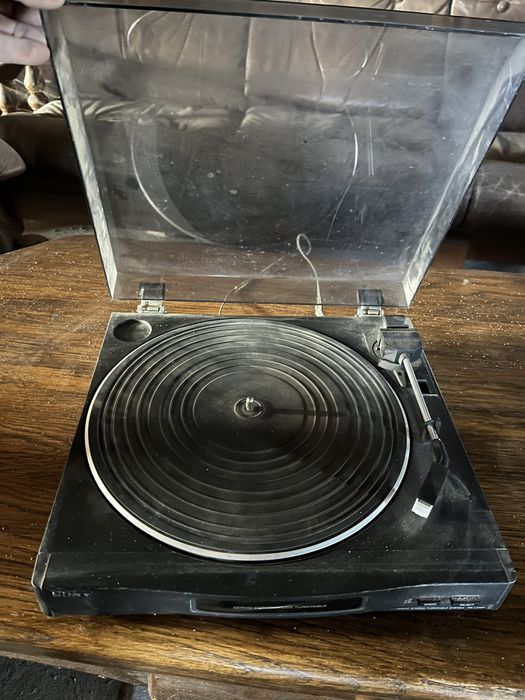 Gramofon firmy SONY