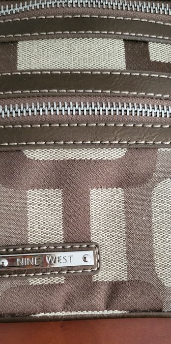 Mala pequena á tiracolo