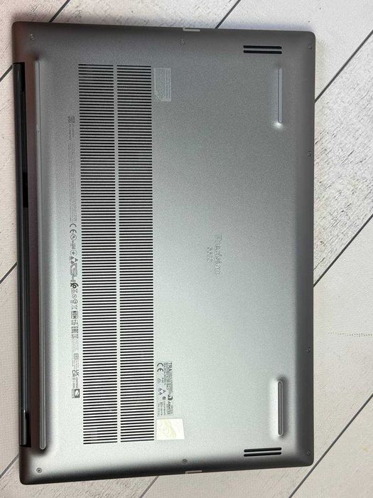 Dell Precision 5680 i7-13700H  RTX 3500 12GB DDR6 Ada / 32GB / 1TB SSD