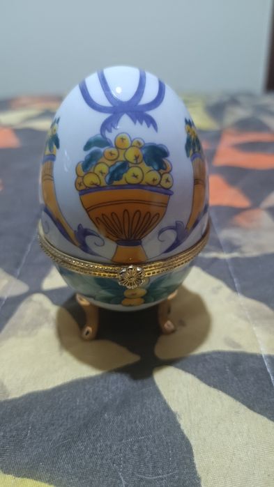 Ovo de porcelana vintage 1960 colecionador